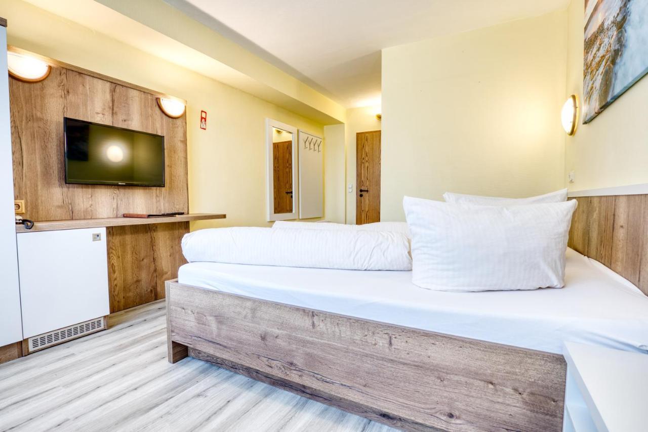 Hotel Kiebitz An Der Ostsee เบอร์เกอเรนเดอ-เรทวิช ภายนอก รูปภาพ