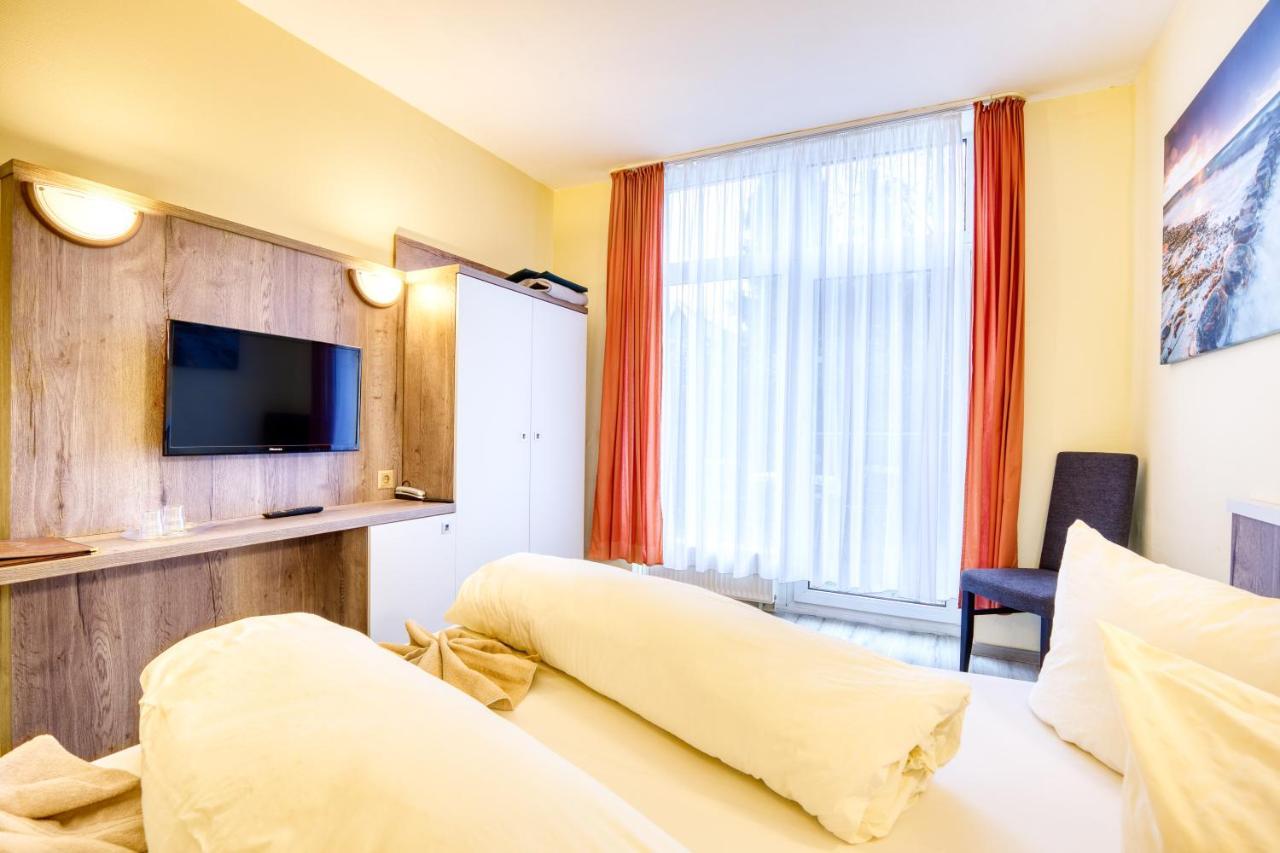 Hotel Kiebitz An Der Ostsee เบอร์เกอเรนเดอ-เรทวิช ภายนอก รูปภาพ